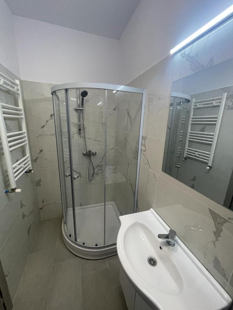 Apartment Tatarasi One *